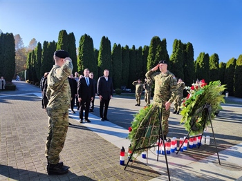 Odavanjem počasti braniteljima i civilima u Vukovaru obilježeni  Svi sveti i Dušni dan