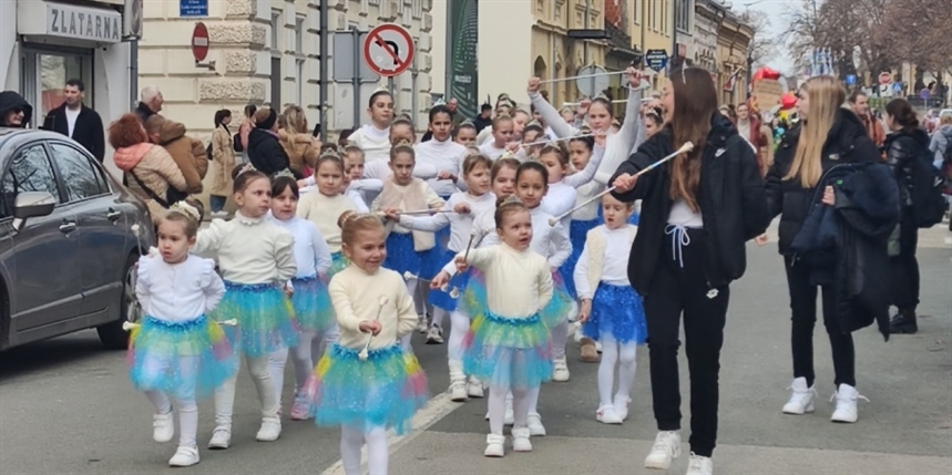 Maškare preuzele vlast u gradu